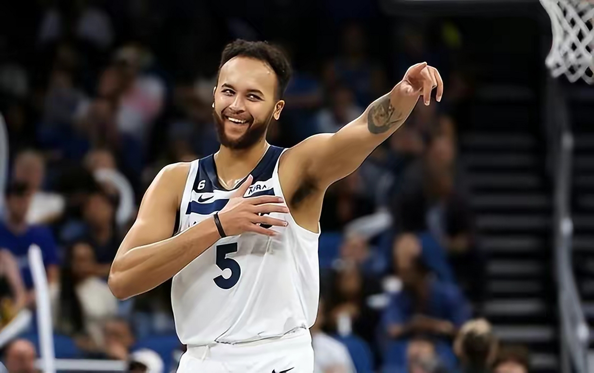 九游体育平台-包含土耳其男篮绝地反击希腊男篮，凯尔·库兹马送出助攻的词条