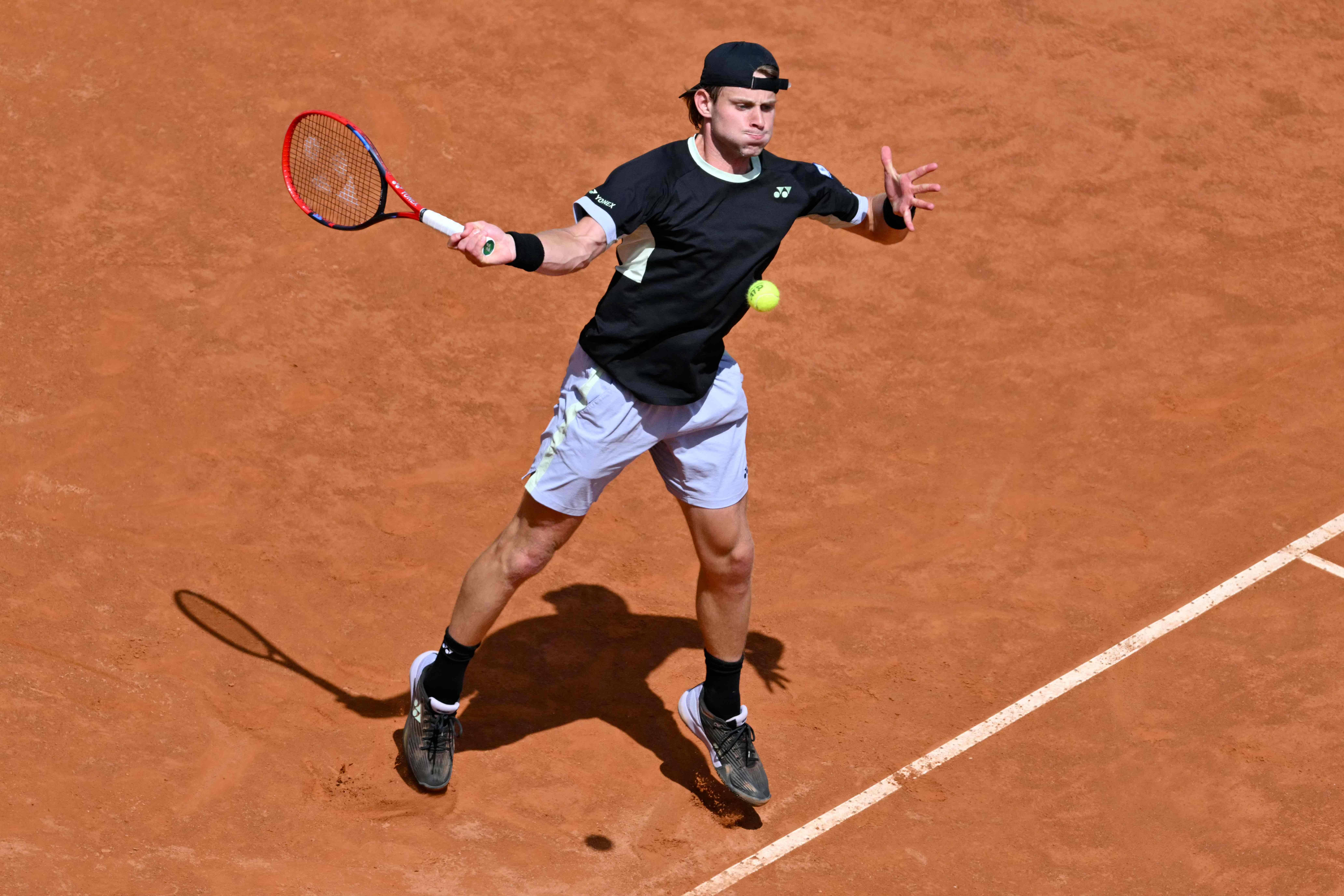 意大利网球队力克法国网球队,纳达尔惊艳世界 意大利网球队力克法国网球队,纳达尔惊艳世界