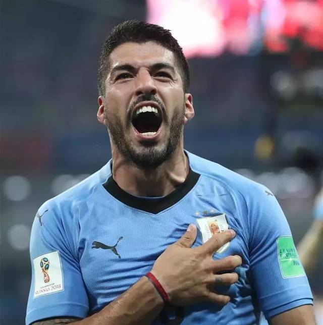 巴西翻盘墨西哥，苏亚雷斯爆发神勇