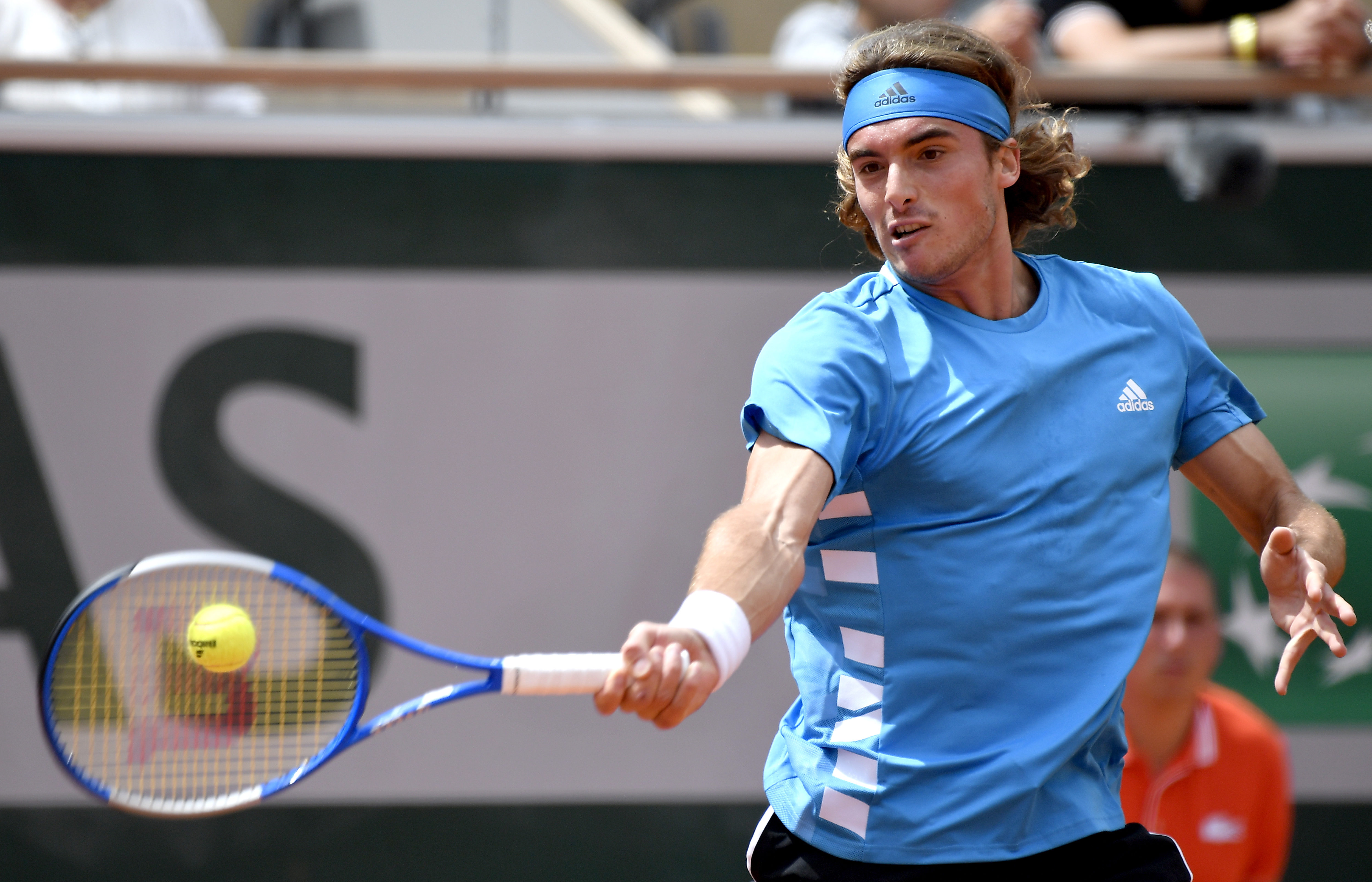 世界网球队翻盘德国网球队，西西帕斯送出助攻的简单介绍