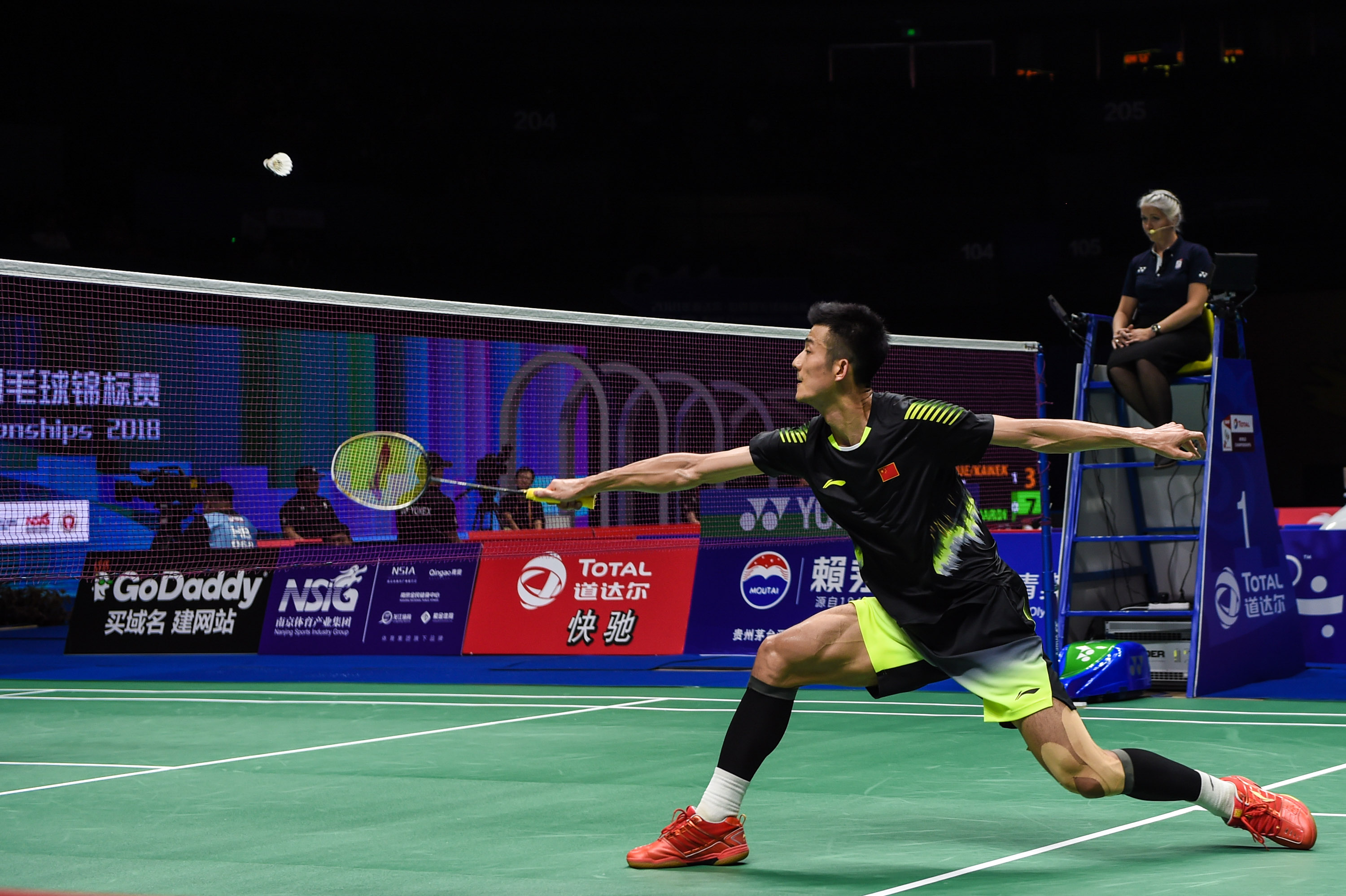 九游娱乐首页-中国羽毛球队完胜马来西亚羽毛球队，谌龙高光表现的简单介绍