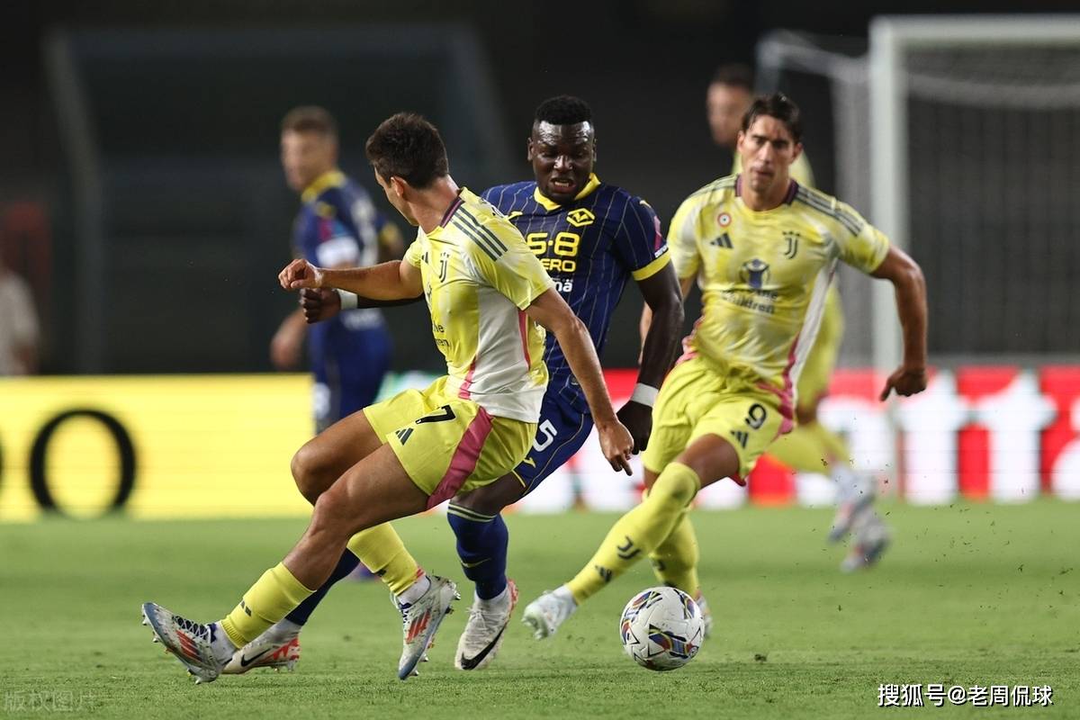 尤文图斯球队备战新赛季引援正式签约 尤文图斯球队备战新赛季引援正式签约