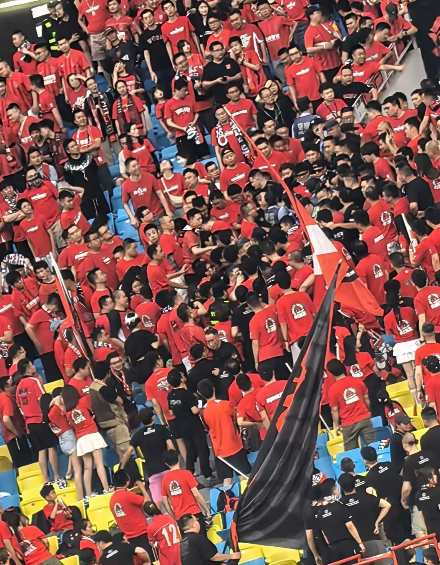 比赛中队伍意气风发,全面集结备战下一个对手 比赛中队伍意气风发,全面集结备战下一个对手