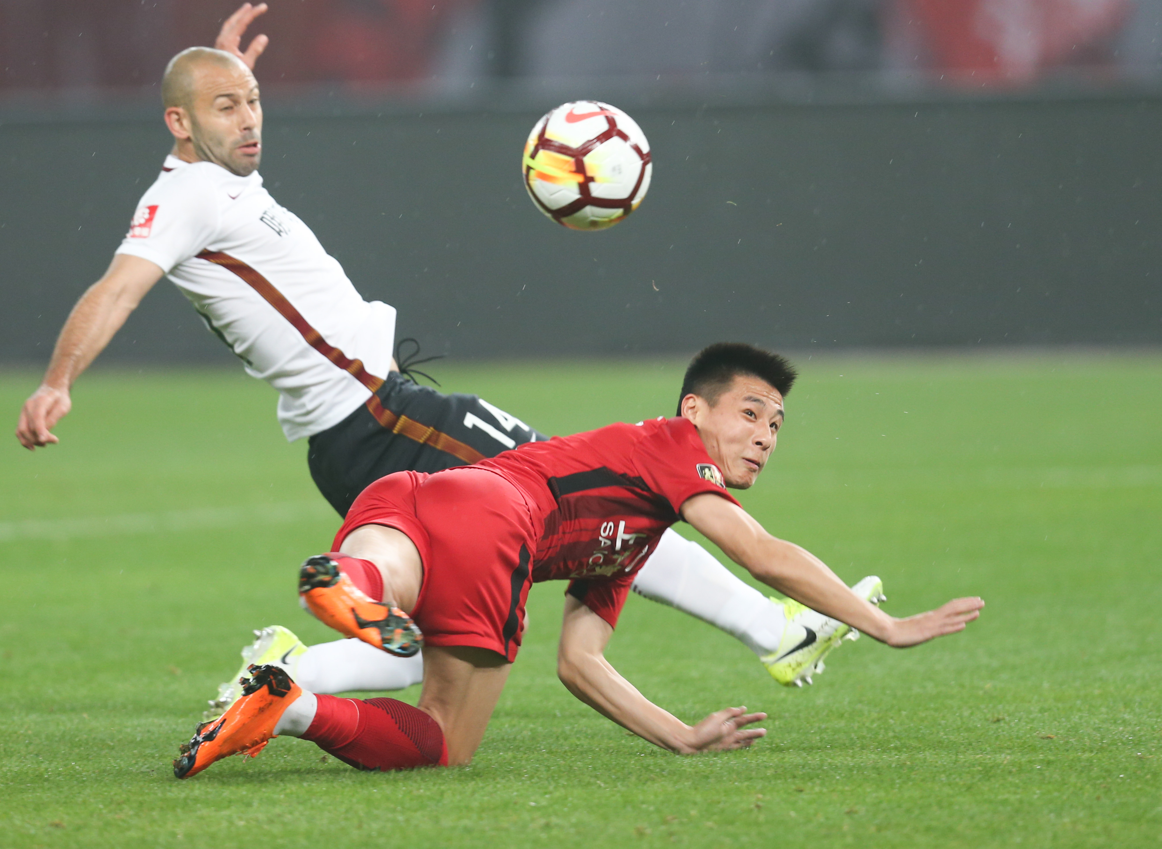 九游体育官方入口-华夏幸福主场击败富力，全取三分稳居中超中游