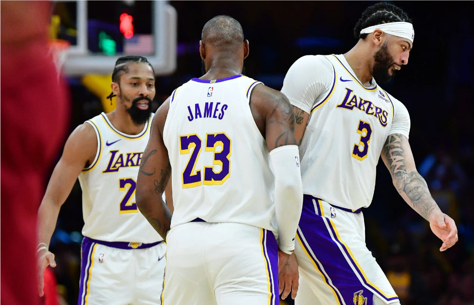 湖人血洗国王,锡安送出助攻 湖人血洗国王,锡安送出助攻