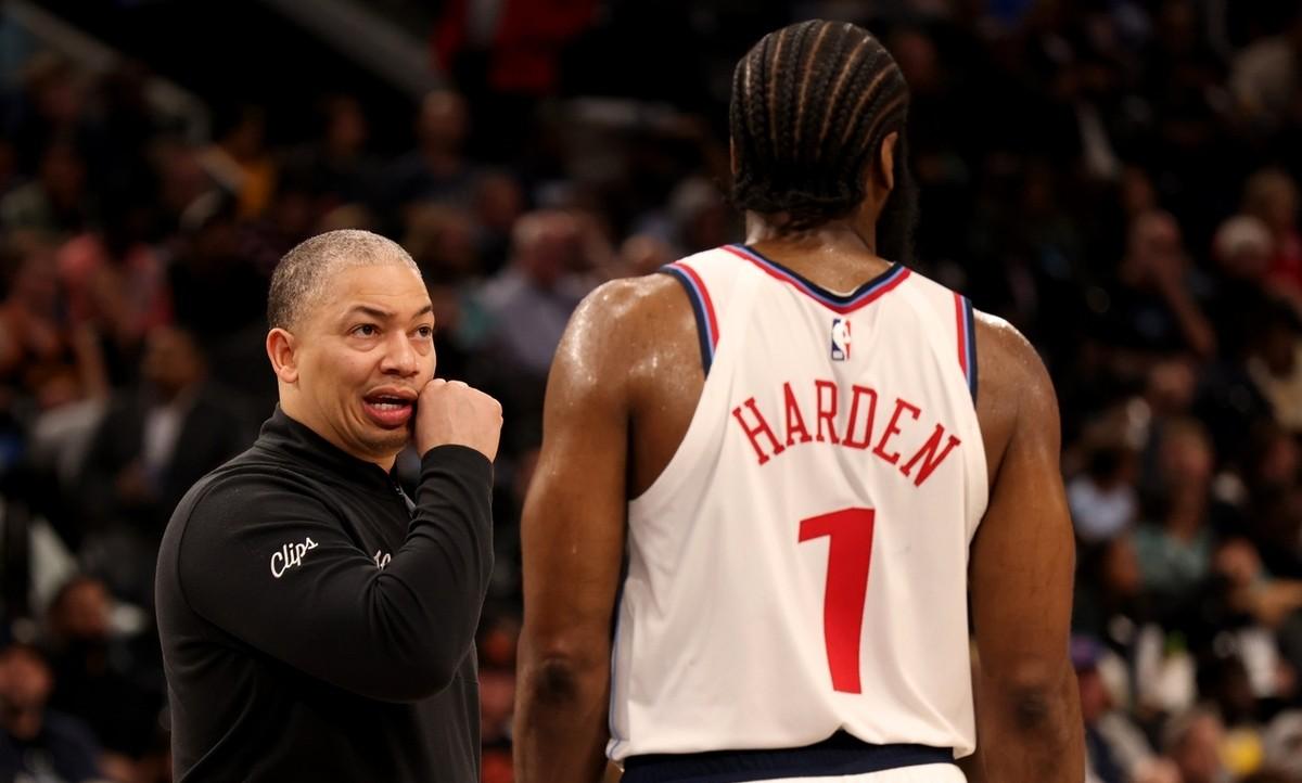 九游游戏-尼克斯险胜骑士，伦纳德点燃赛场